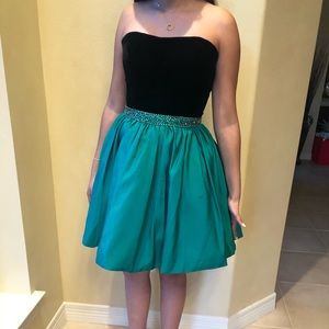 Green and black Sherri hill size 6 dress